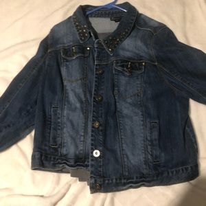 Jean jacket with studs